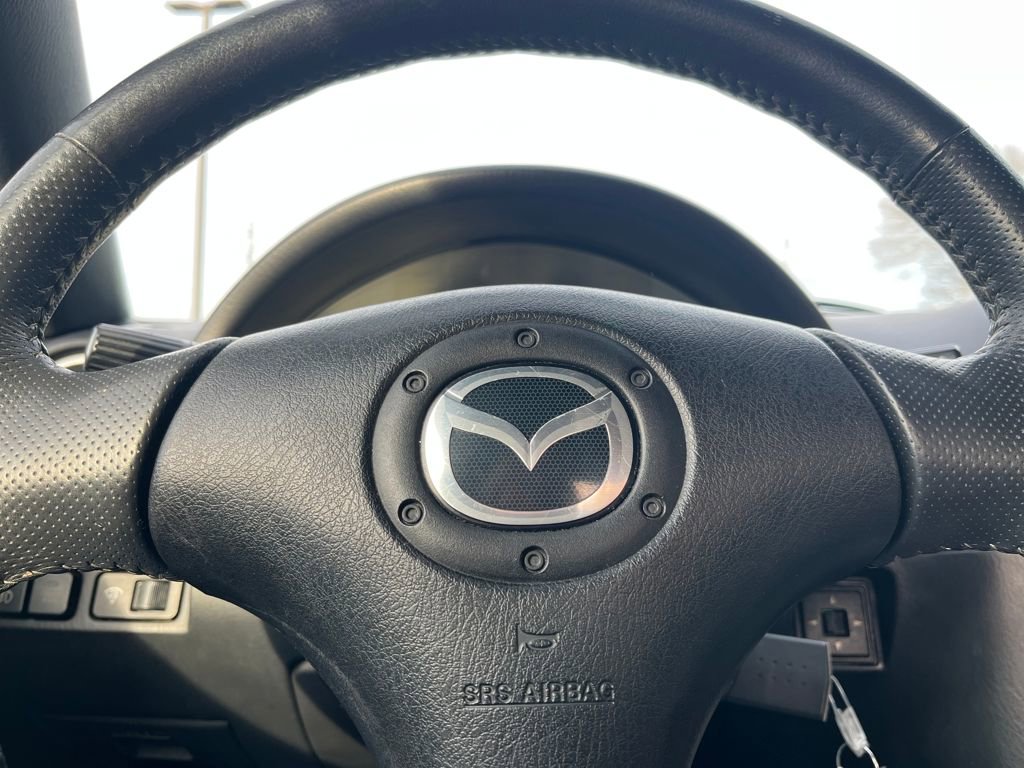 Used 2005 MAZDA MX-5 Miata LS image 12