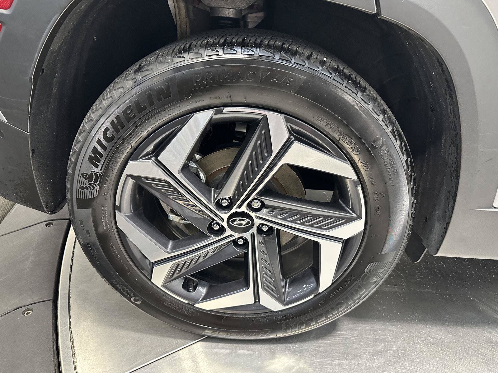 Certified 2023 Hyundai Tucson Limited AWD/4WD image 11