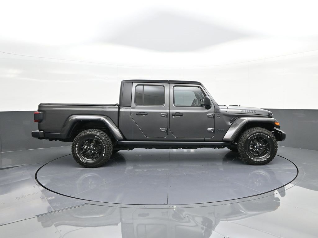 Used 2024 Jeep Gladiator Willys image 24