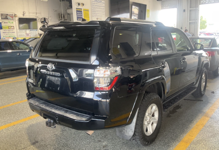 Used 2020 Toyota 4Runner SR5 AWD/4WD image 5