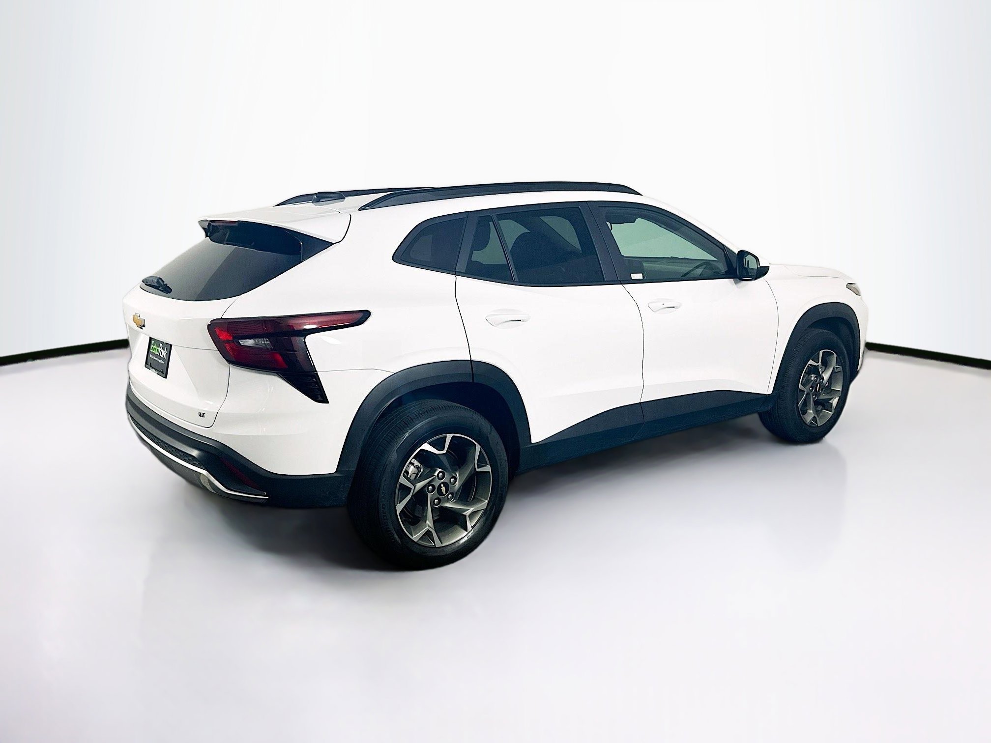 Used 2025 Chevrolet Trax LT w/ LT Convenience Package image 9