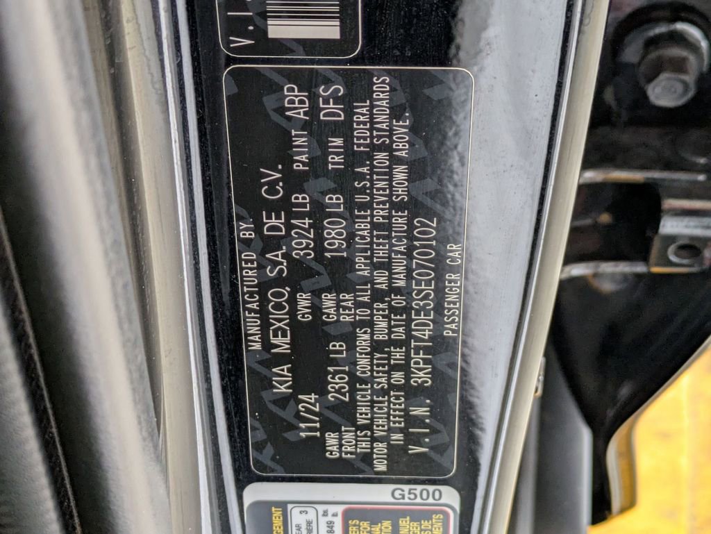 Used 2025 Kia K4 LXS image 32