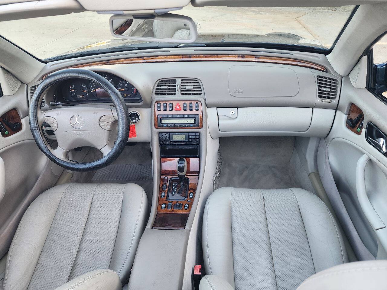 Used 2002 Mercedes-Benz CLK 320 Cabriolet image 10