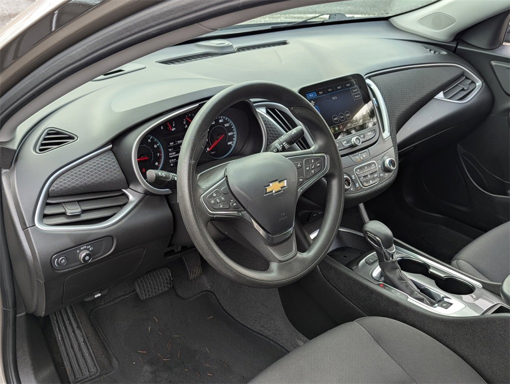 Used 2025 Chevrolet Malibu LT image 12