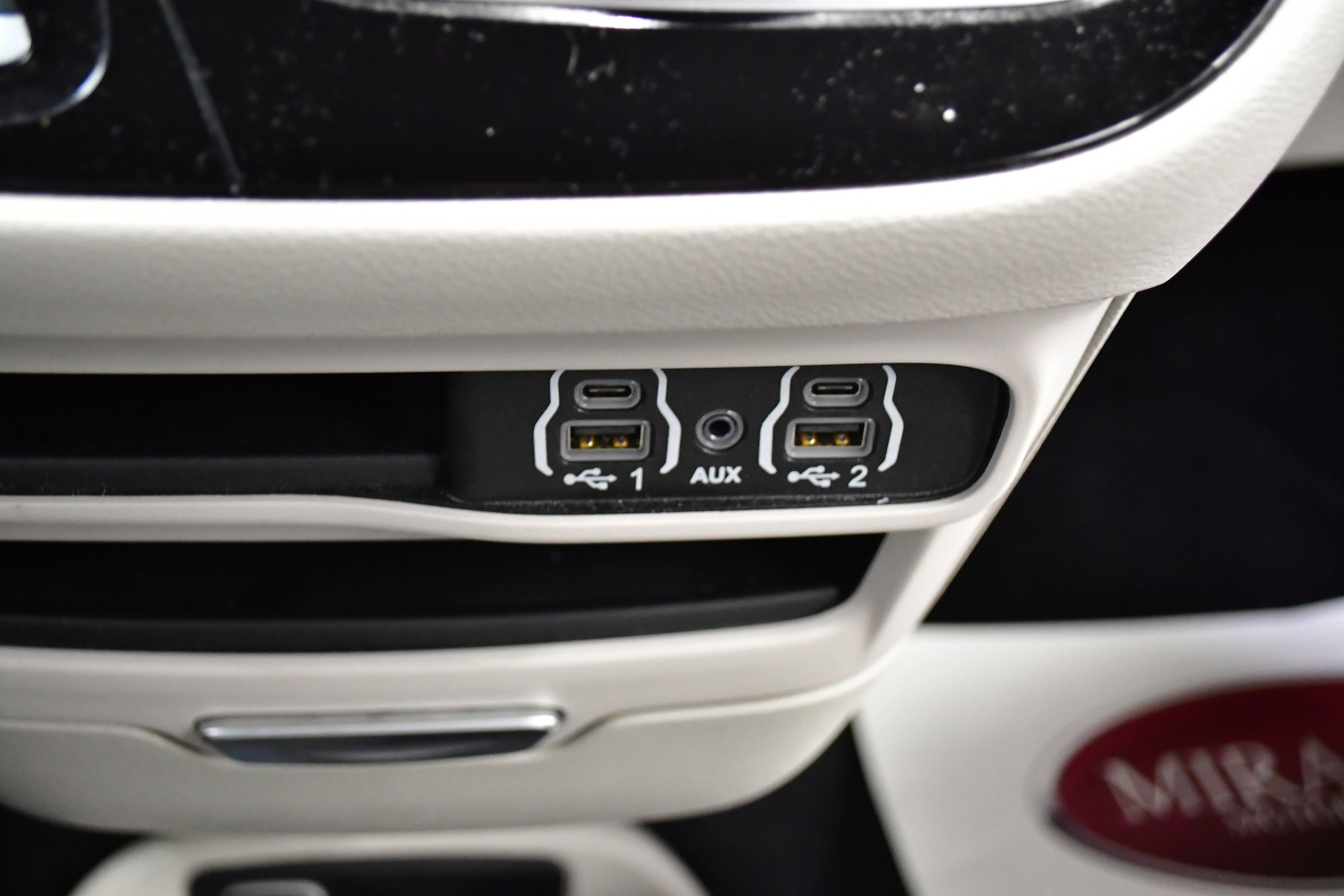 Used 2024 Chrysler Pacifica Touring-L image 29