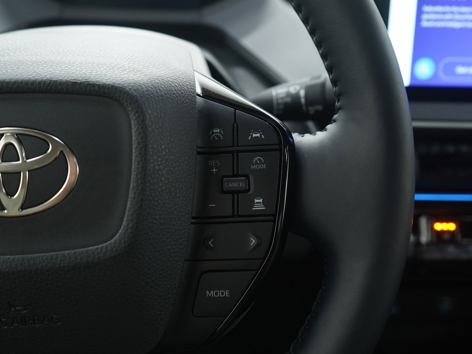 Used 2025 Toyota Prius XLE image 23