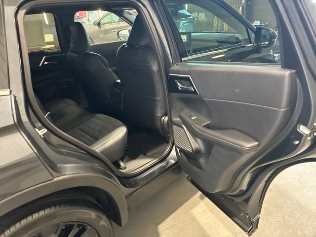 New 2026 Mitsubishi Outlander LE AWD/4WD image 12