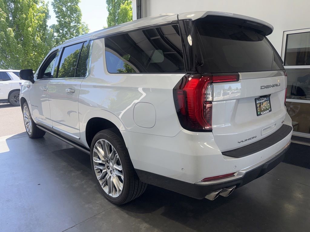 Used 2026 GMC Yukon XL Denali w/ Denali Reserve Package AWD/4WD image 11
