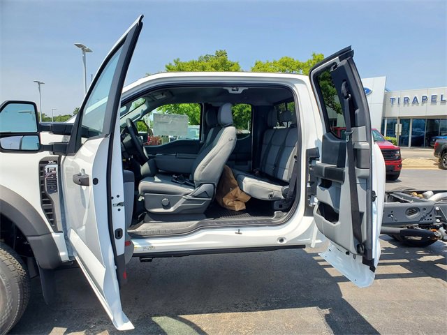 New 2025 Ford F450 XL w/ XL Chrome Package image 9