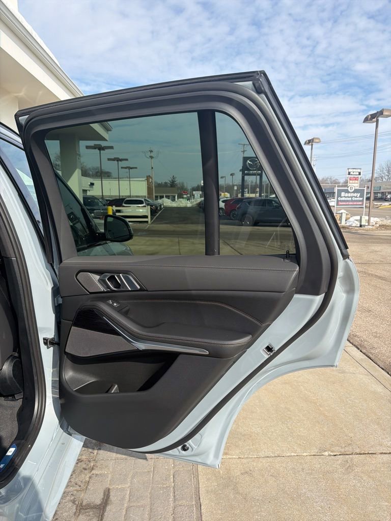 New 2026 BMW X5 xDrive40i w/ M Sport Package image 12