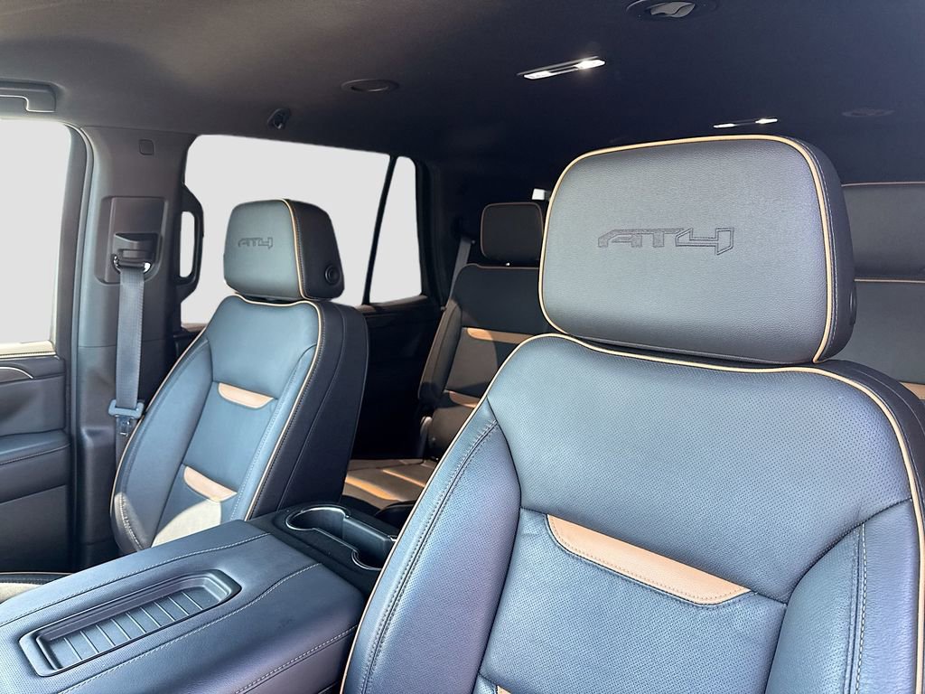 Used 2024 GMC Yukon AT4 w/ Technology Package AWD/4WD image 13
