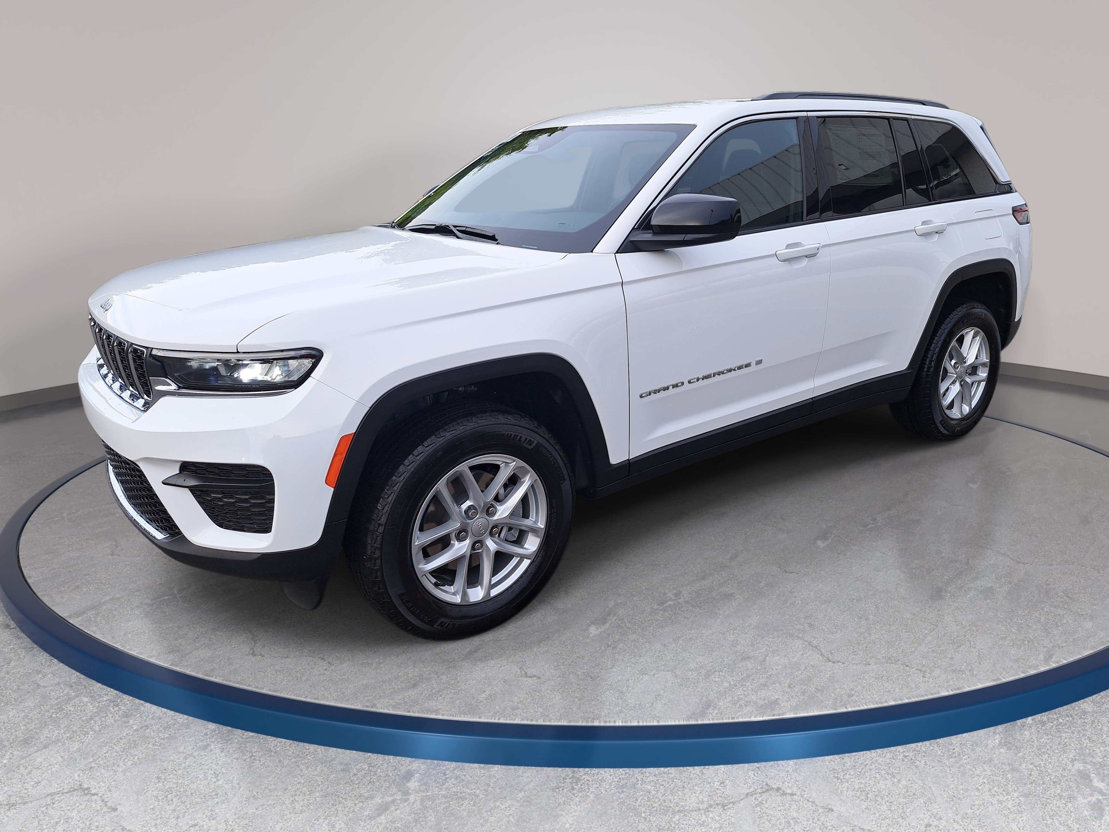 New 2026 Jeep Grand Cherokee Laredo