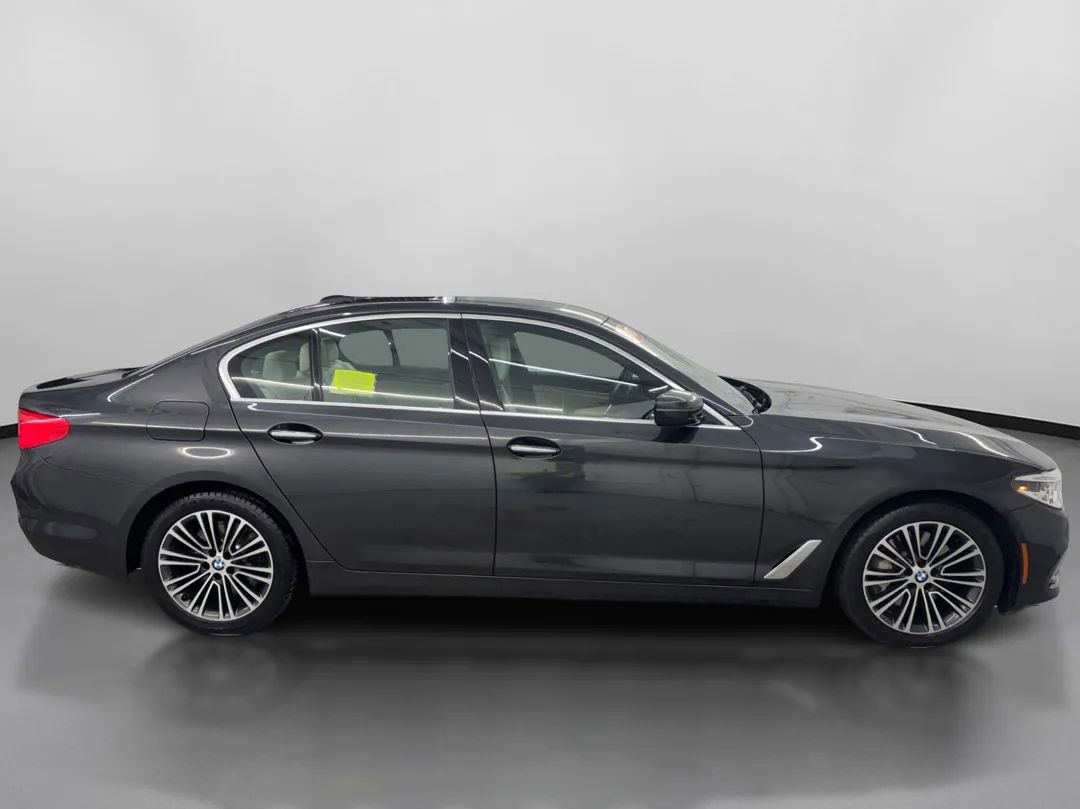 Used 2017 BMW 540i xDrive image 11
