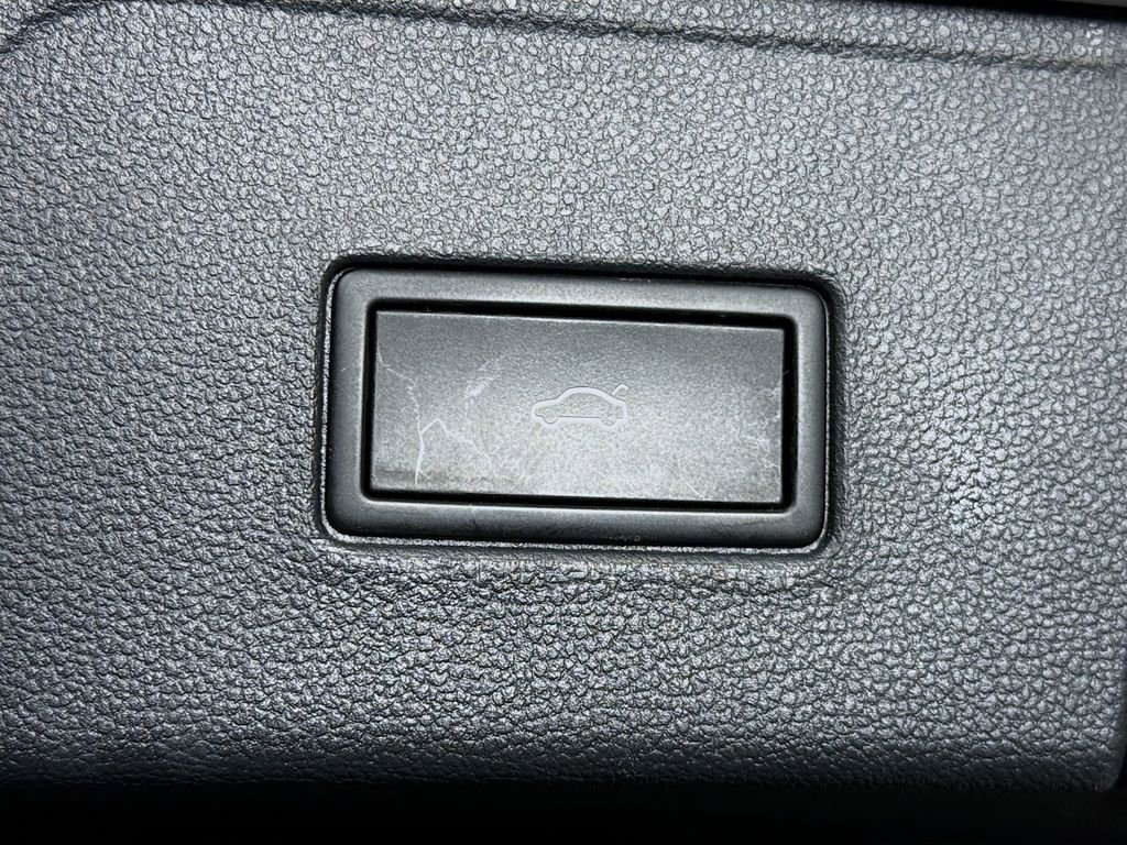 Used 2021 Volkswagen Atlas SEL image 31