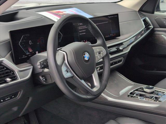 Used 2025 BMW X7 xDrive40i w/ Parking Assistance Package image 10