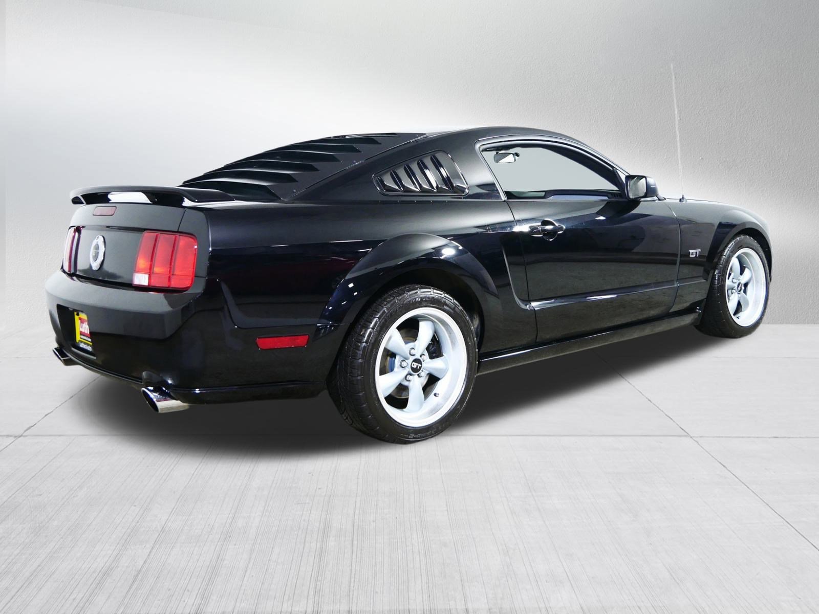 Used 2005 Ford Mustang GT image 7