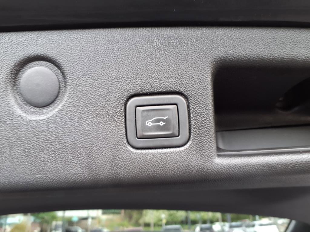 Used 2022 Chevrolet Equinox Premier image 20