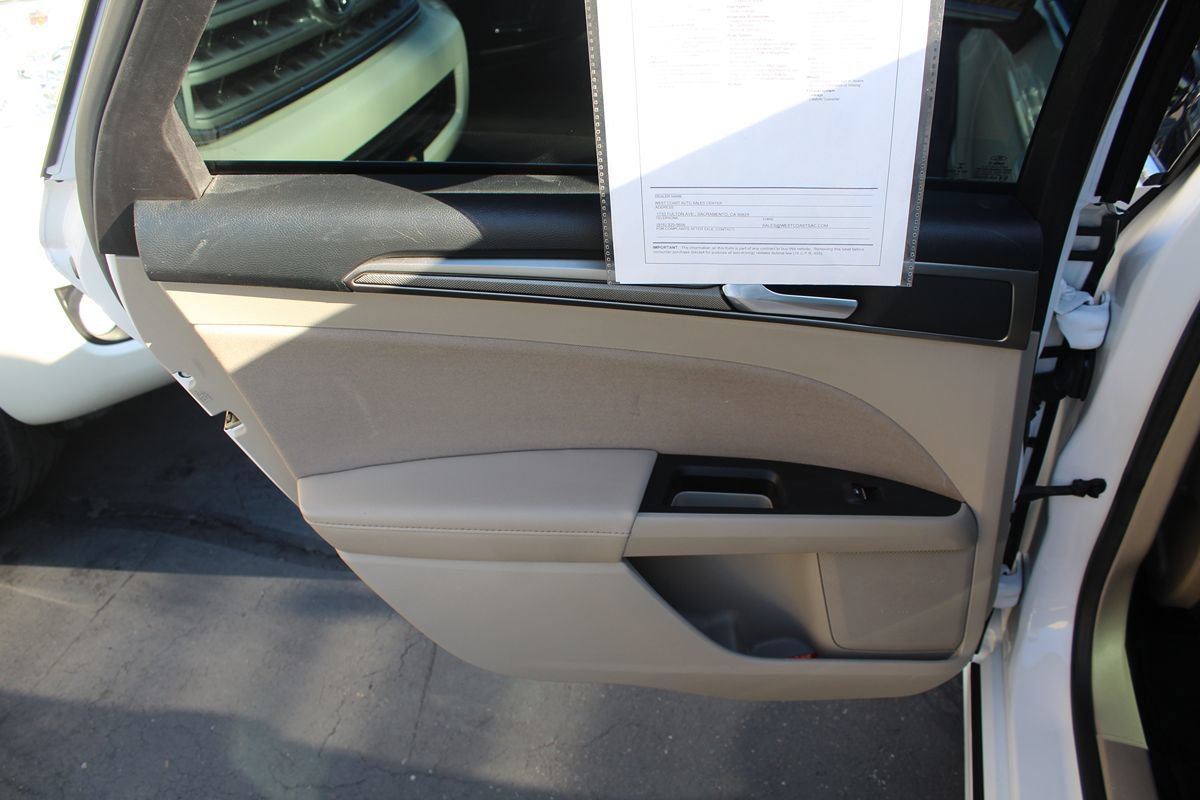Used 2018 Ford Fusion SE FWD image 20
