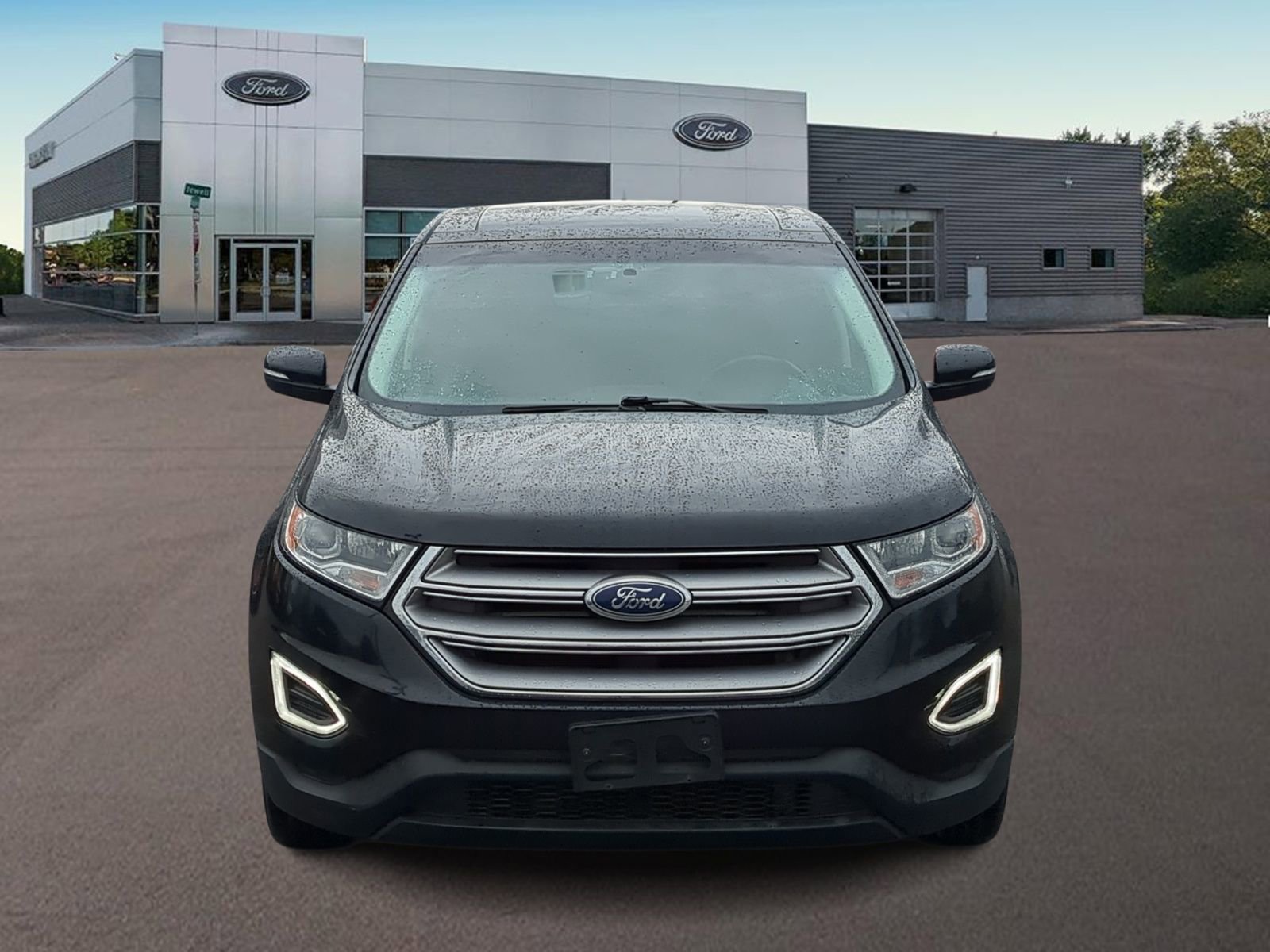 Used 2017 Ford Edge Titanium w/ Equipment Group 301A image 3
