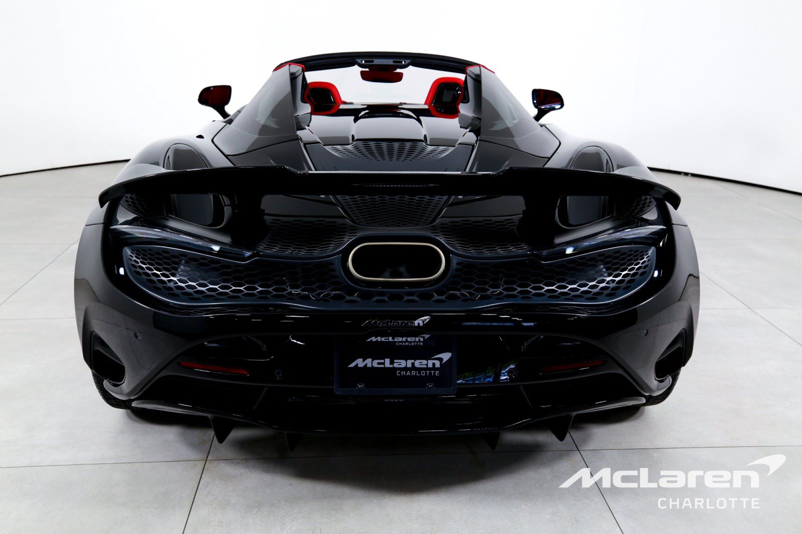 Used 2026 McLaren 750S Spider RWD image 9
