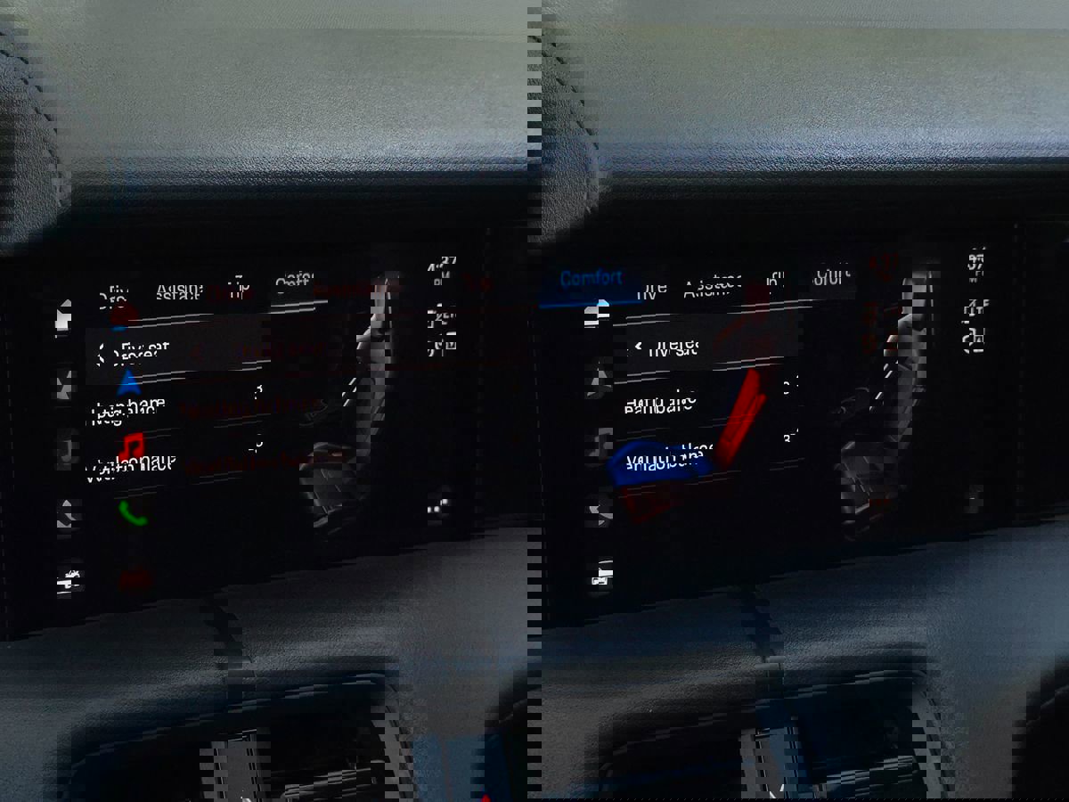 Used 2023 Porsche Taycan image 45