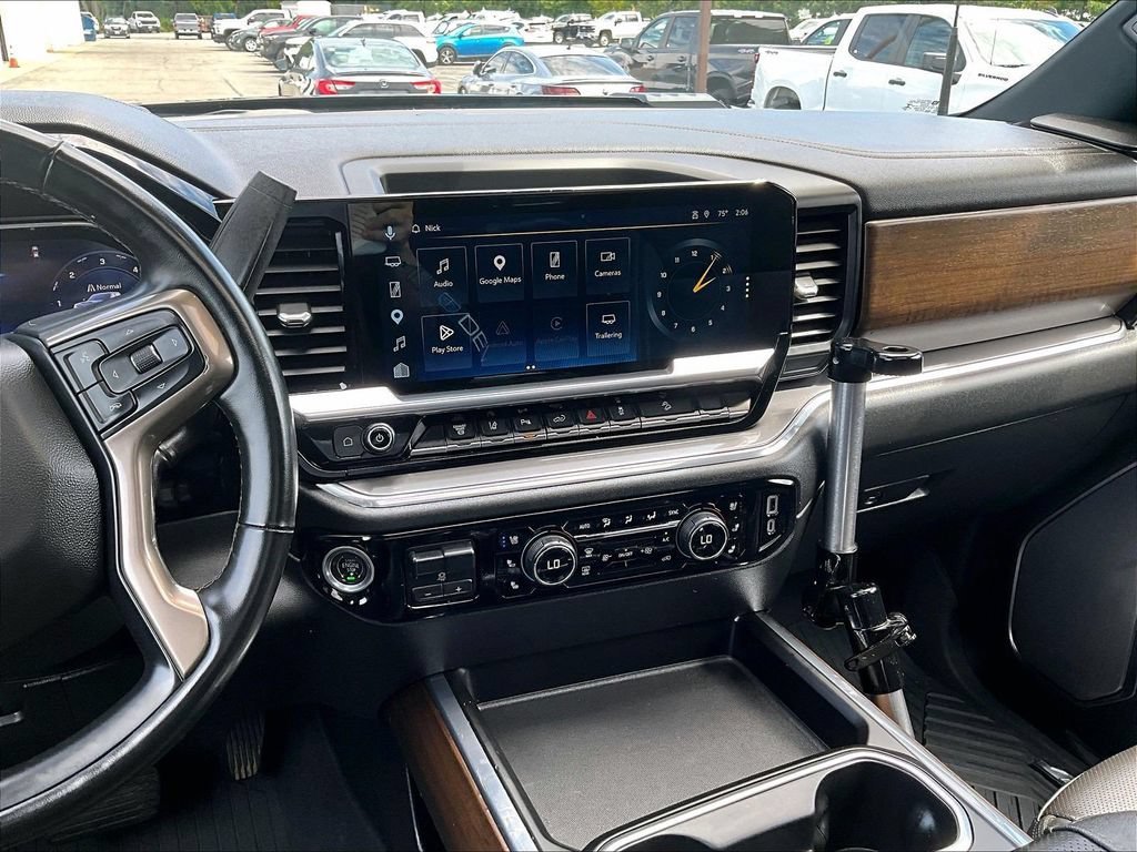 Used 2024 Chevrolet Silverado 2500 High Country w/ Midnight Edition AWD/4WD image 17