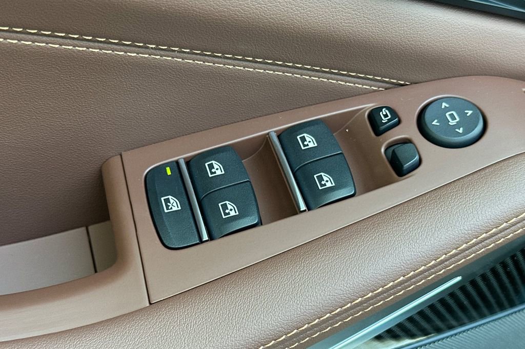 New 2026 BMW X5 M60i w/ Executive Package image 11