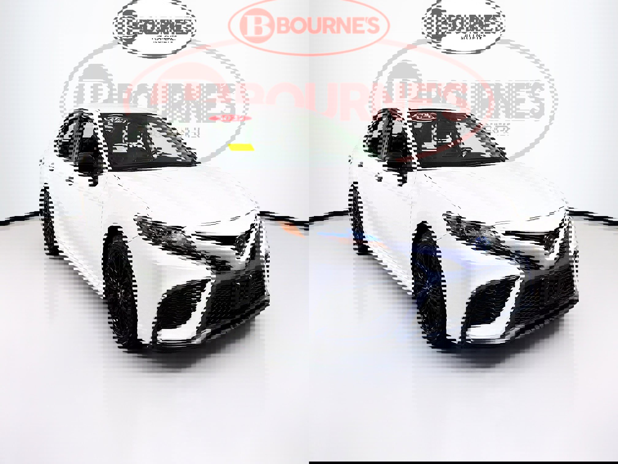 Used 2022 Toyota Camry SE image 1