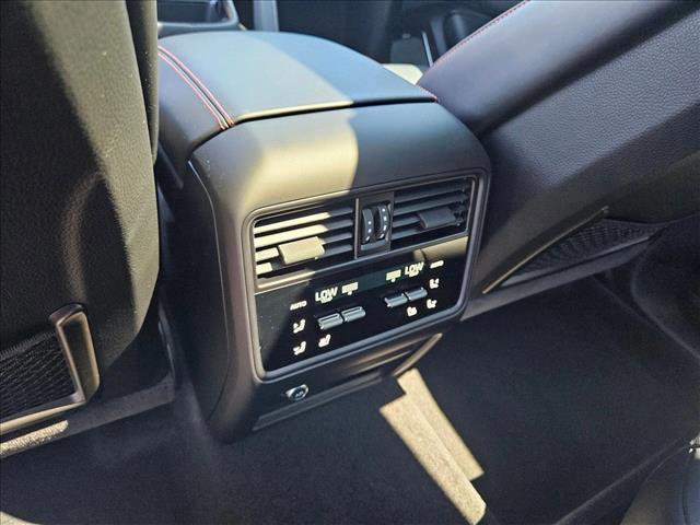 Used 2024 Porsche Cayenne Turbo image 18