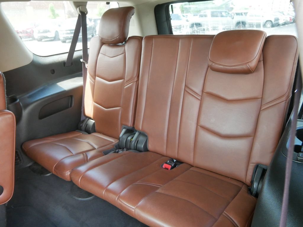 Used 2016 Cadillac Escalade ESV Luxury AWD/4WD image 21