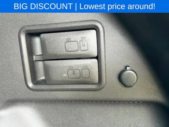 Used 2023 Chevrolet Equinox LT w/ LPO, Floor Liner Package FWD image 13