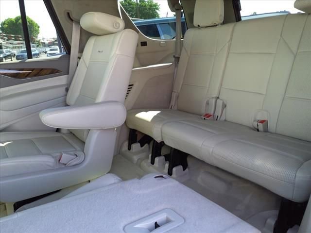 Used 2021 Cadillac Escalade Premium Luxury Platinum image 10
