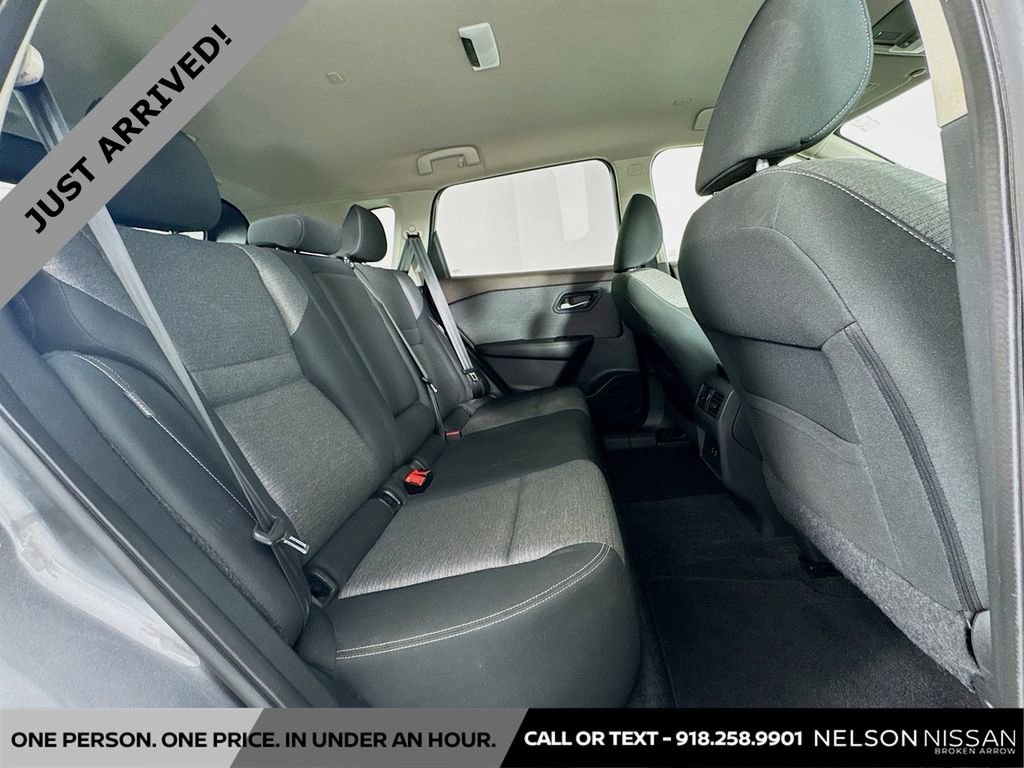 Certified 2022 Nissan Rogue SV image 25