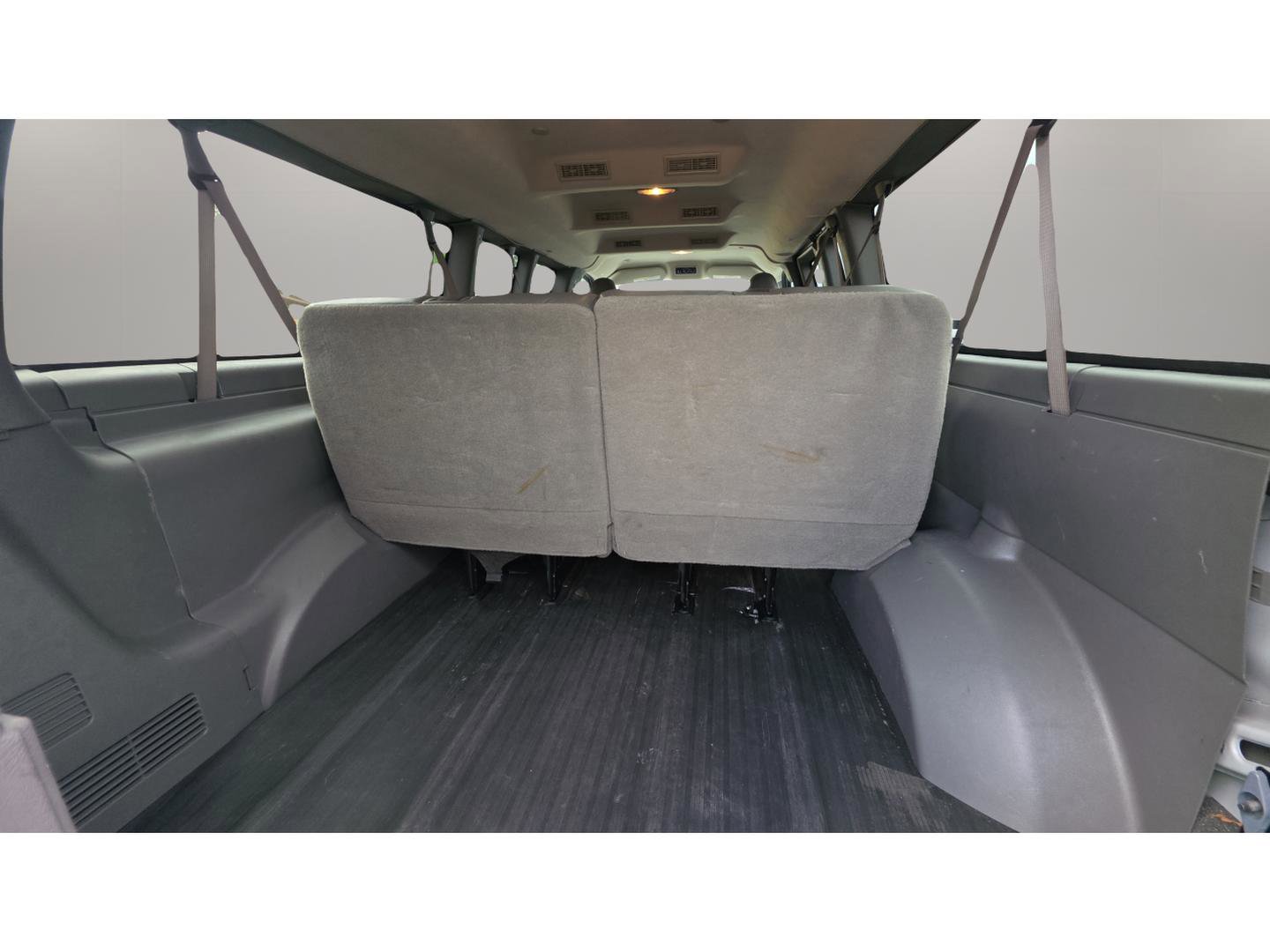 Used 2020 Chevrolet Express 3500 LS RWD image 19
