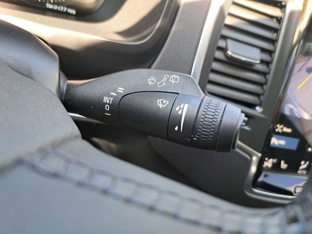 Used 2022 Volvo XC90 T6 Momentum w/ Climate Package image 19