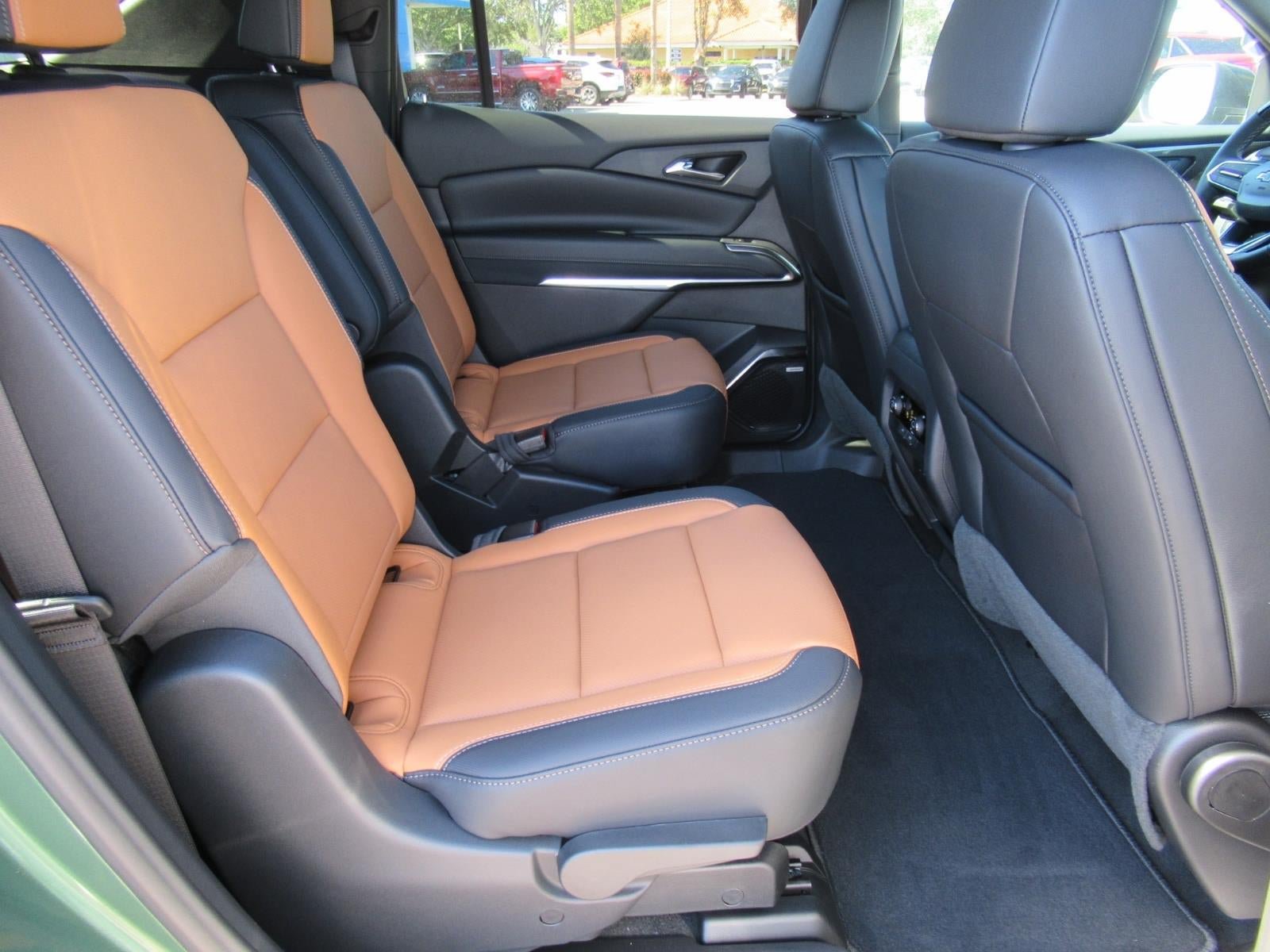 New 2027 Chevrolet Traverse Z71 w/ Enhanced Driving Package AWD/4WD image 32