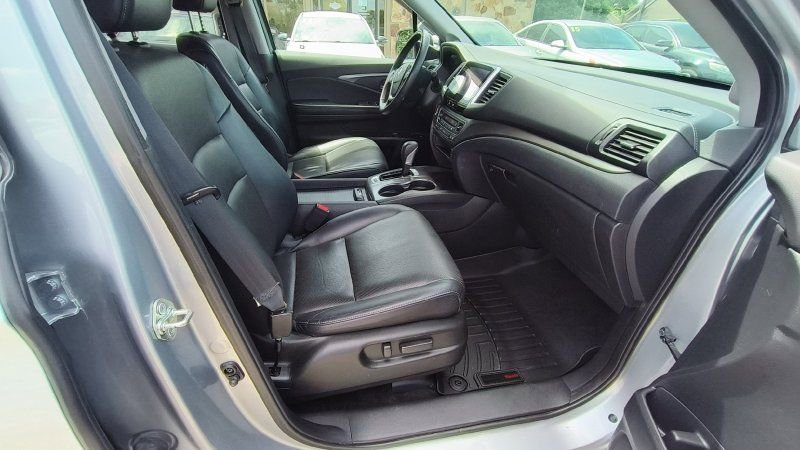 Used 2017 Honda Ridgeline RTL-T image 12