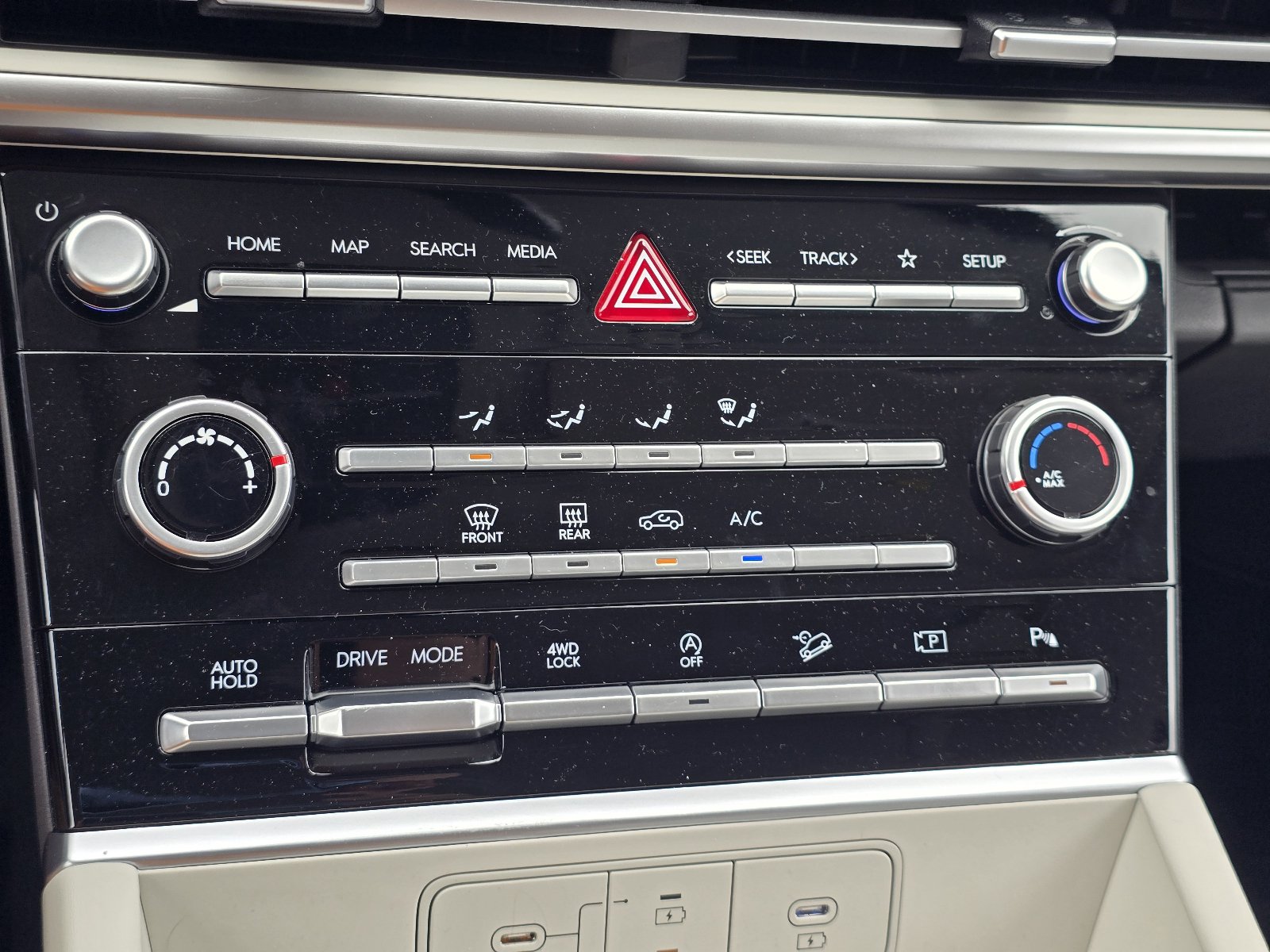 Used 2025 Hyundai Santa Fe SE AWD/4WD image 21