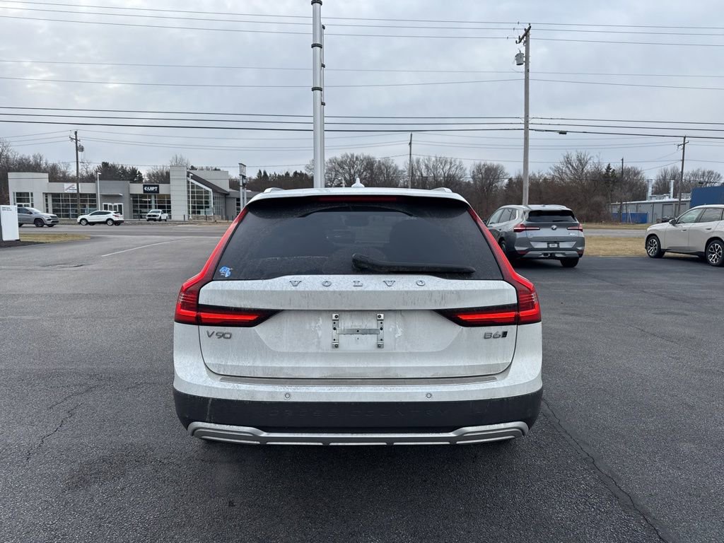 Used 2023 Volvo V90 B6 Cross Country Ultimate w/ Climate Package image 21
