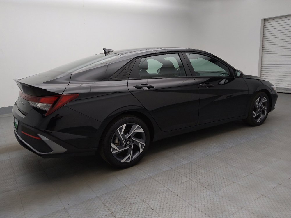 Used 2025 Hyundai Elantra Sport FWD image 10