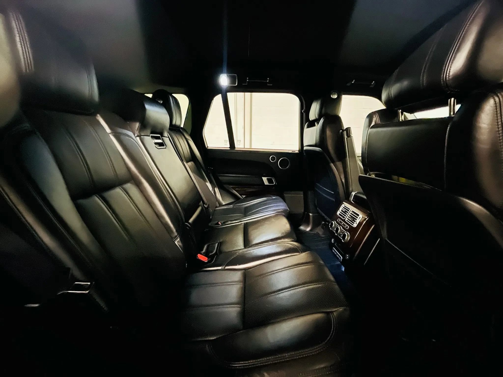 Used 2015 Land Rover Range Rover Supercharged AWD/4WD image 10