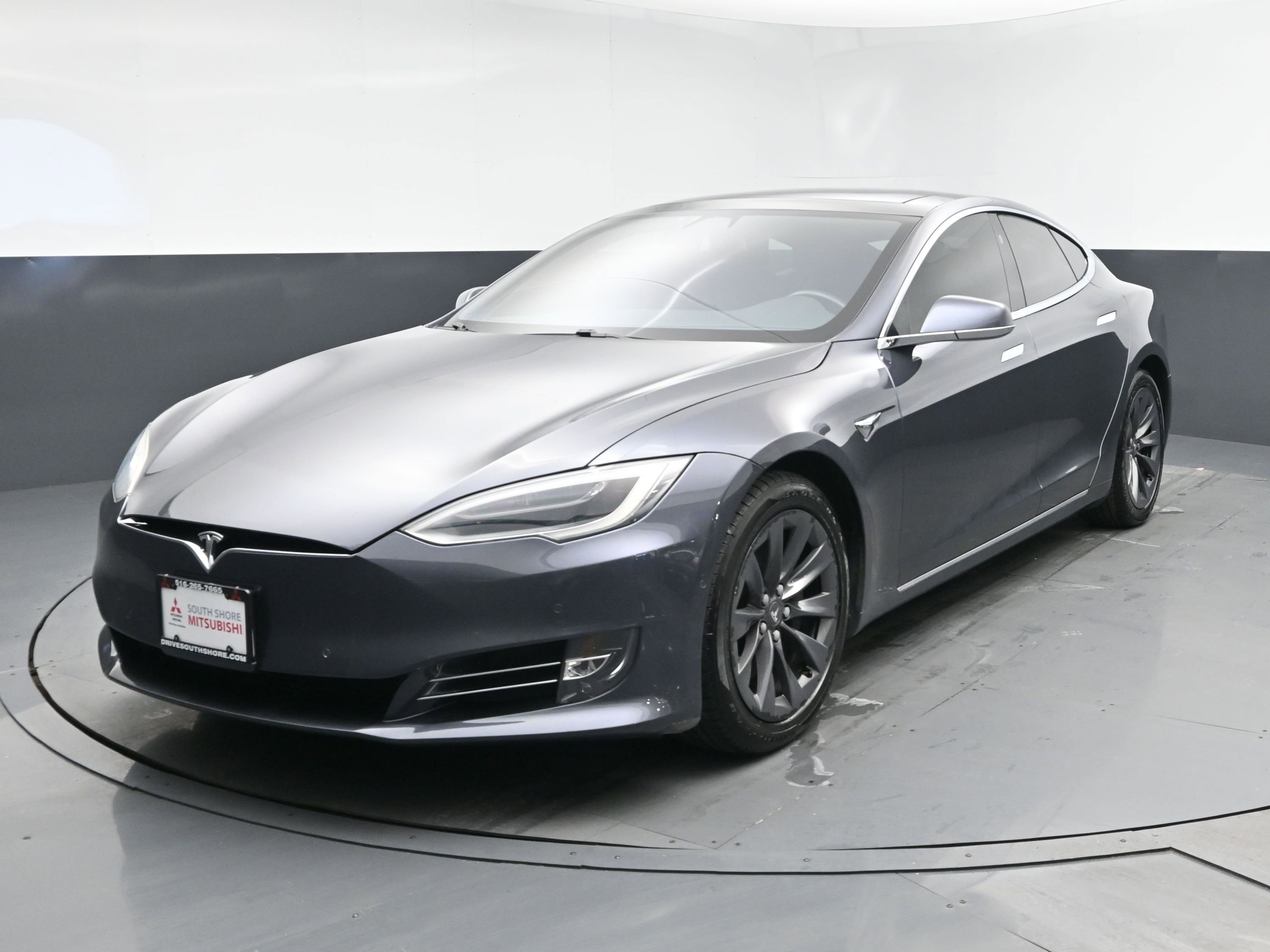 Used 2018 Tesla Model S AWD image 1
