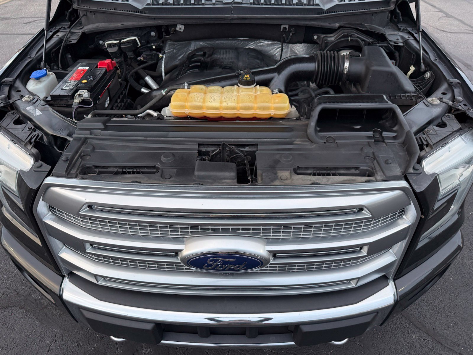 Used 2015 Ford F150 Platinum w/ Equipment Group 701A Luxury AWD/4WD image 42