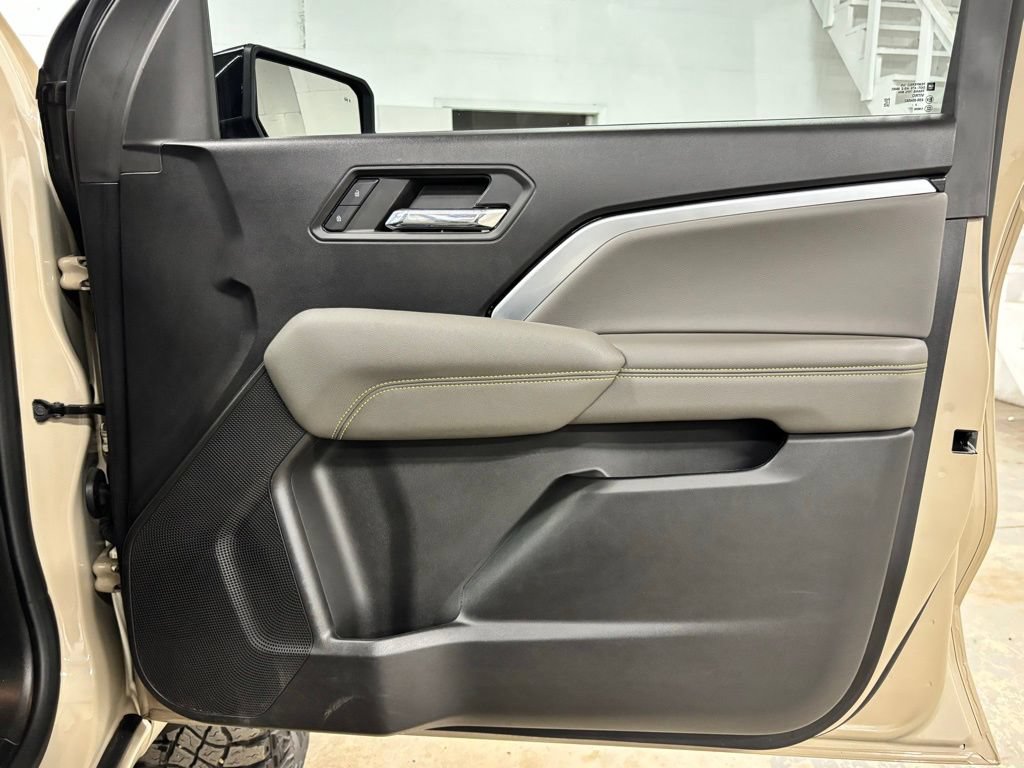 Used 2024 Chevrolet Colorado ZR2 w/ Technology Package AWD/4WD image 23