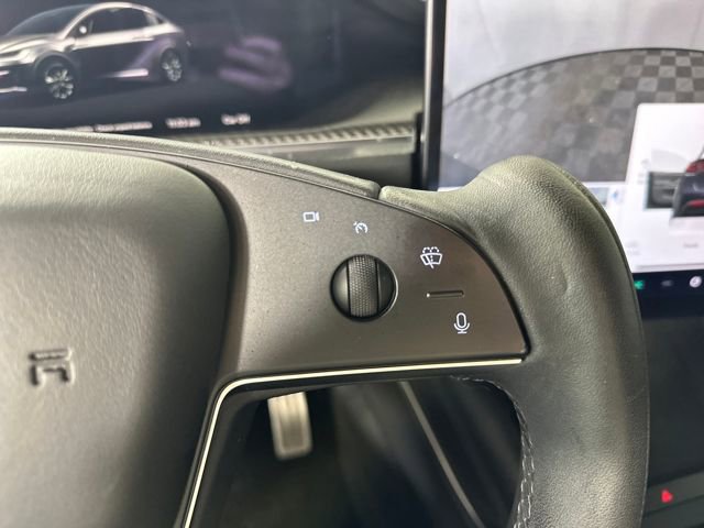 Used 2023 Tesla Model X Plaid image 16