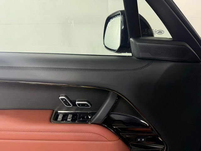 New 2025 Land Rover Range Rover SV AWD/4WD image 26