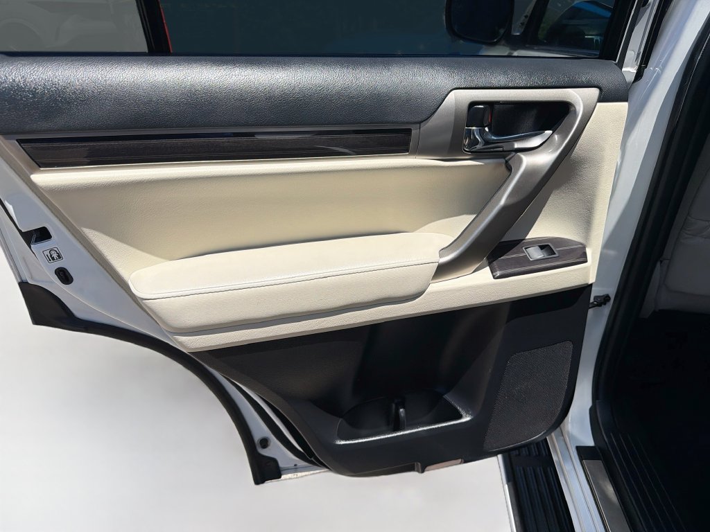 Used 2020 Lexus GX 460 Premium w/ Premium Package AWD/4WD image 26