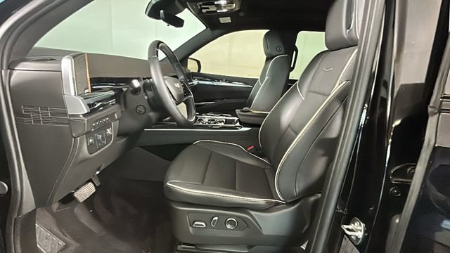 Used 2025 Cadillac Escalade Sport w/ LPO, ONYX Package AWD/4WD image 11