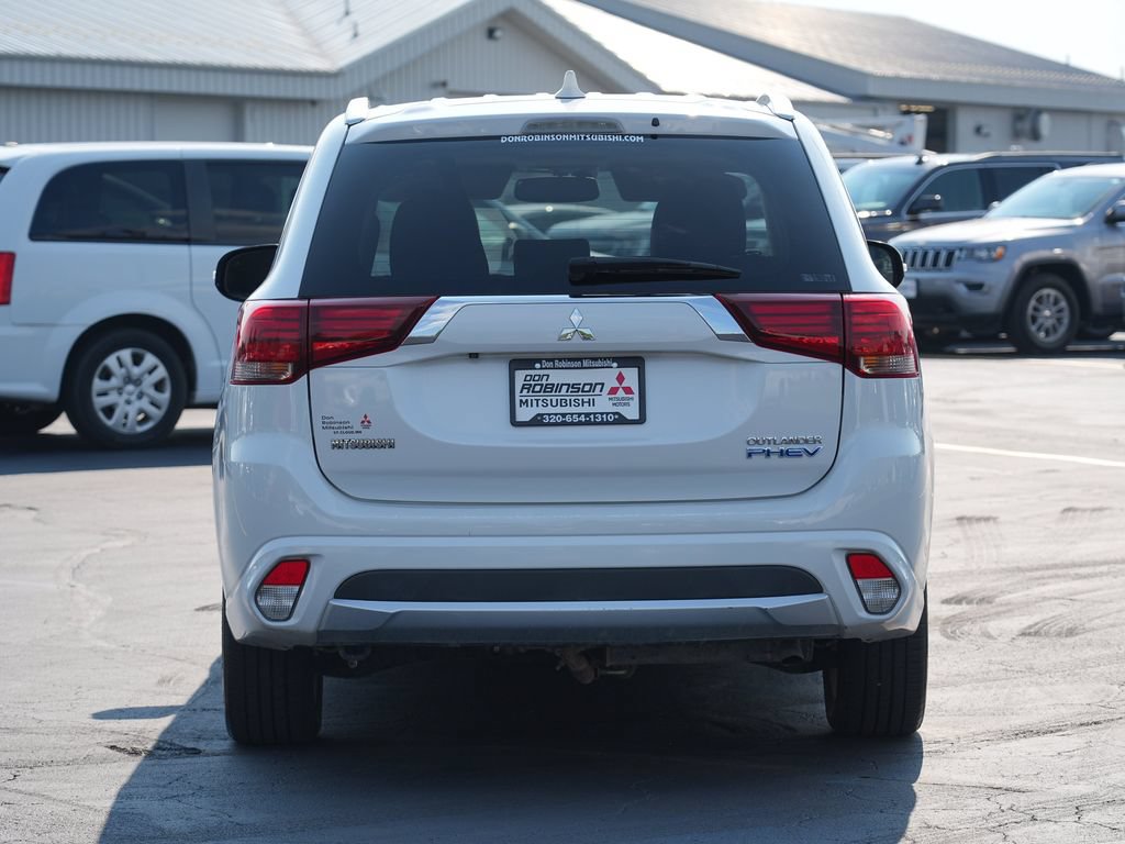 Used 2018 Mitsubishi Outlander GT AWD/4WD image 4