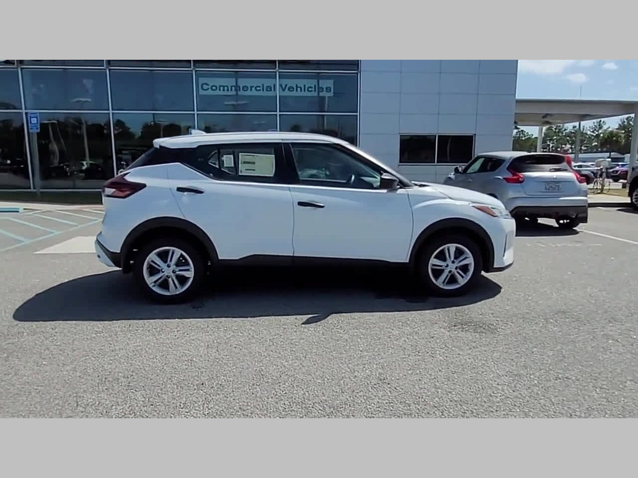 New 2025 Nissan Kicks Play S image 34